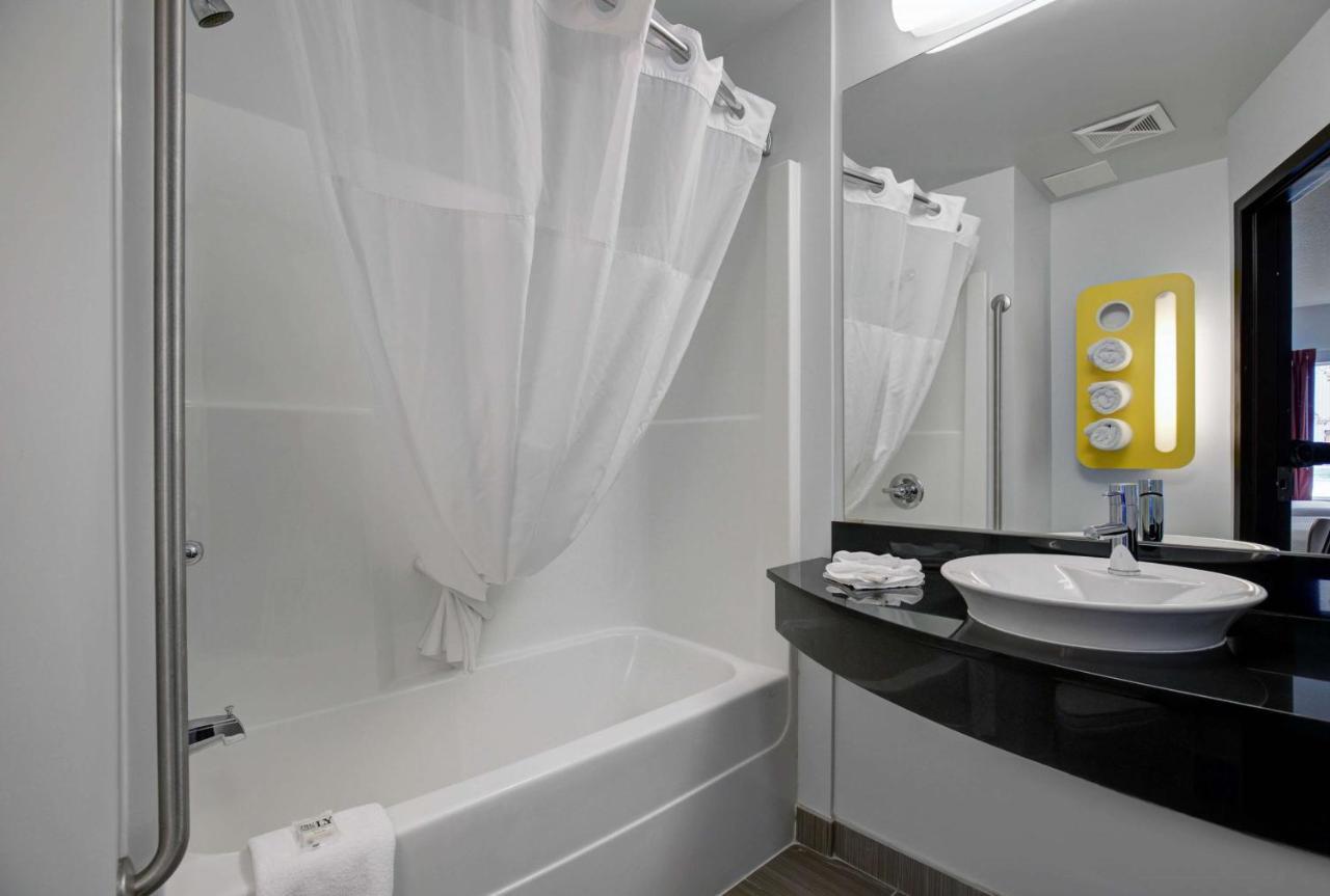 Motel 6 エアドリィ エクステリア 写真