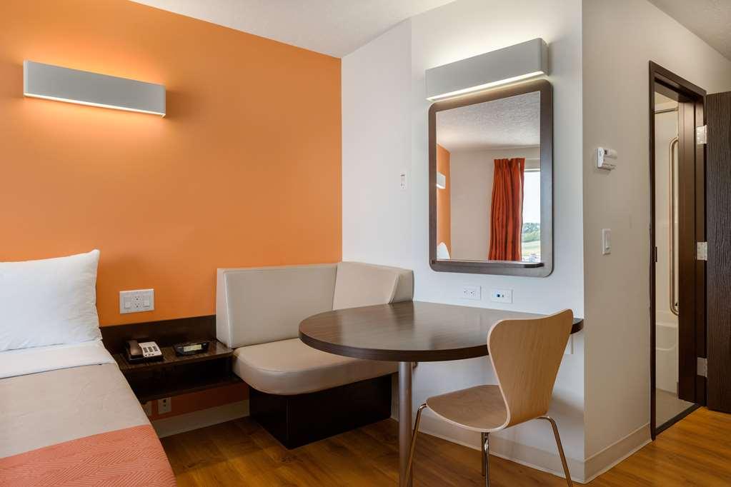 Motel 6 エアドリィ 部屋 写真